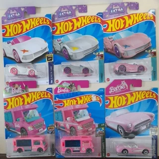 Hotwheels Barbie Extra/ camper / corvette 2023