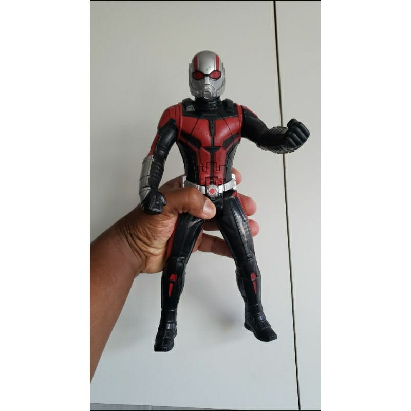 Boneco Marvel Legends Series - Figura de 15cm com Acessórios - Homem-Formiga  - F6573 - Hasbro