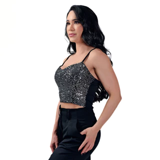 Top Cropped De Alcinha Com Detalhe Em Paetê Modelo Feminino