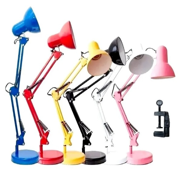 Luminária Pixar articulada para mesas com base de sustentação.