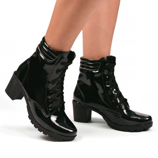 Bota Feminina Coturno Cano Médio Preto Verniz Tratorada