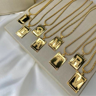 Corrente letra cordão Baiano trançado pingente placa inicial e folheado a ouro 18K