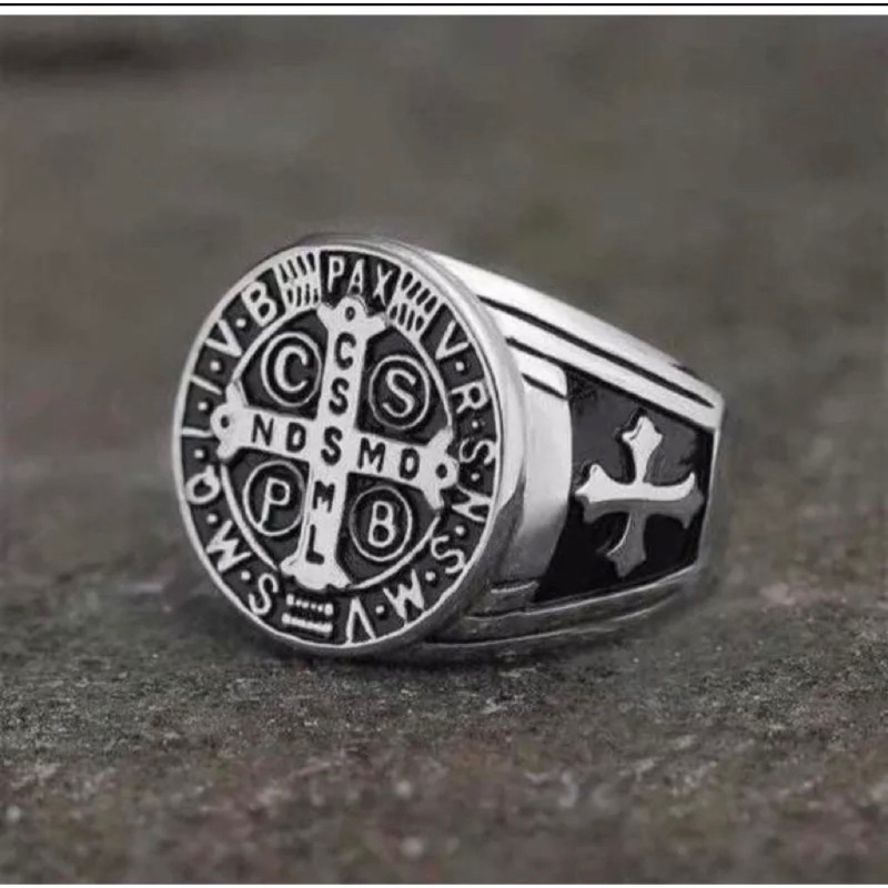 Anel Masculino São Bento Cruz Sagrada Aço Inoxidável Maciço Escrita Alto Relevo