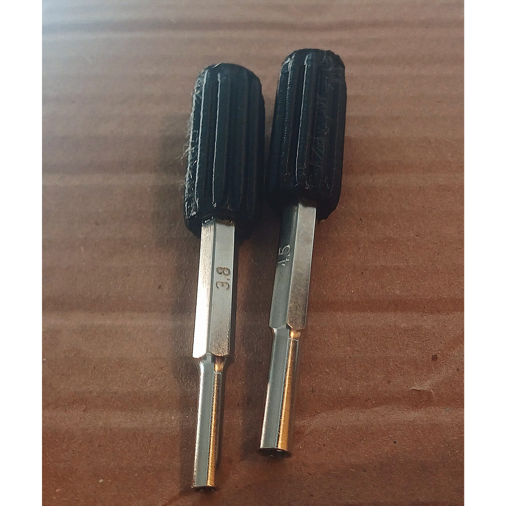 Par de Chaves Gamebit c/ Cabo 4.5mm/3.8mm (Novo) | Shopee Brasil