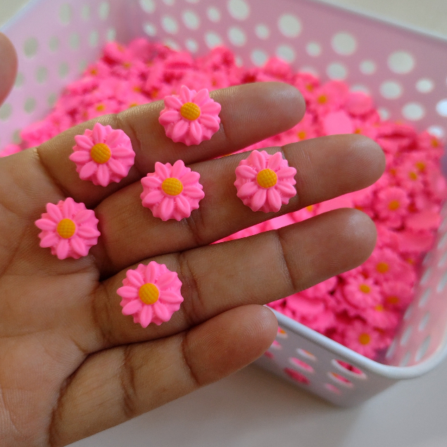 50 MICRO APLIQUE DE FLORZINHA PINK EM BISCUIT.