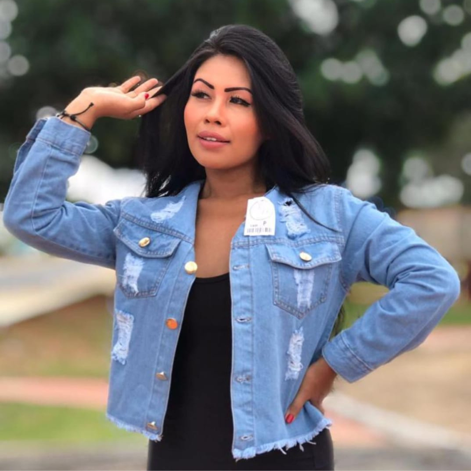 Jaquetinha Jeans Feminina Com Destroyed Jaqueta Curta Desfiada