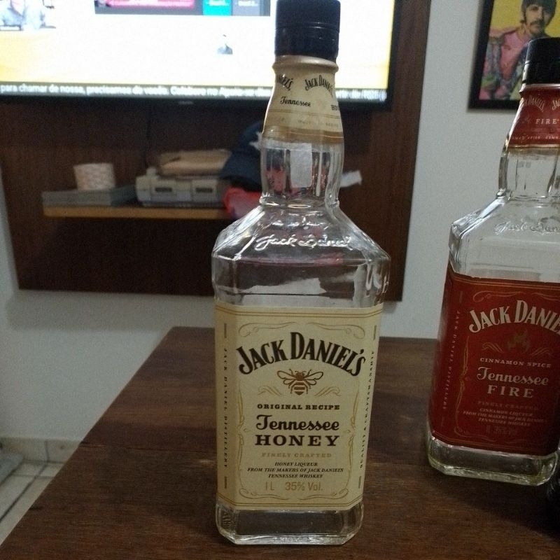 Garrafa: Jack Daniels - Honey - Vazia | Shopee Brasil