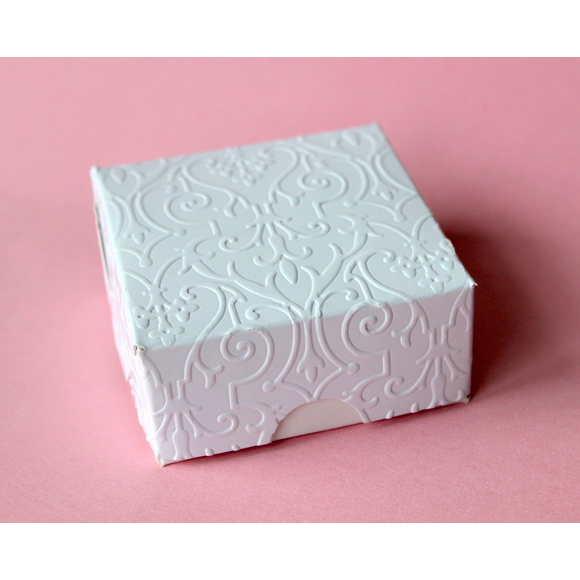 25 caixinhas para lembrancinha 6x6x3 cm