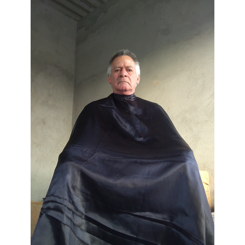 Capa corte de cabelo - 1,50x1,50m - Cetim Preto Liso