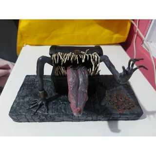 Estátua Mimic Dark Souls baú monstro jogos souls like
