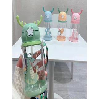 Garrafa de Água Infantil Alce Escolar Canudo De Silicone com Adesivo Tampa Canudo e Alça