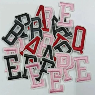 kit 5 ou 10 ou 20 Adesivo Roupa Aplique Patch Bordado Termocolante Letras Alfabeto (leia o anúncio)