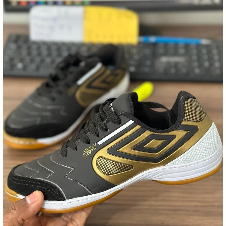 CHUTEIRA IMPORTADA HUMBRO-2000 INDOR | Shopee Brasil