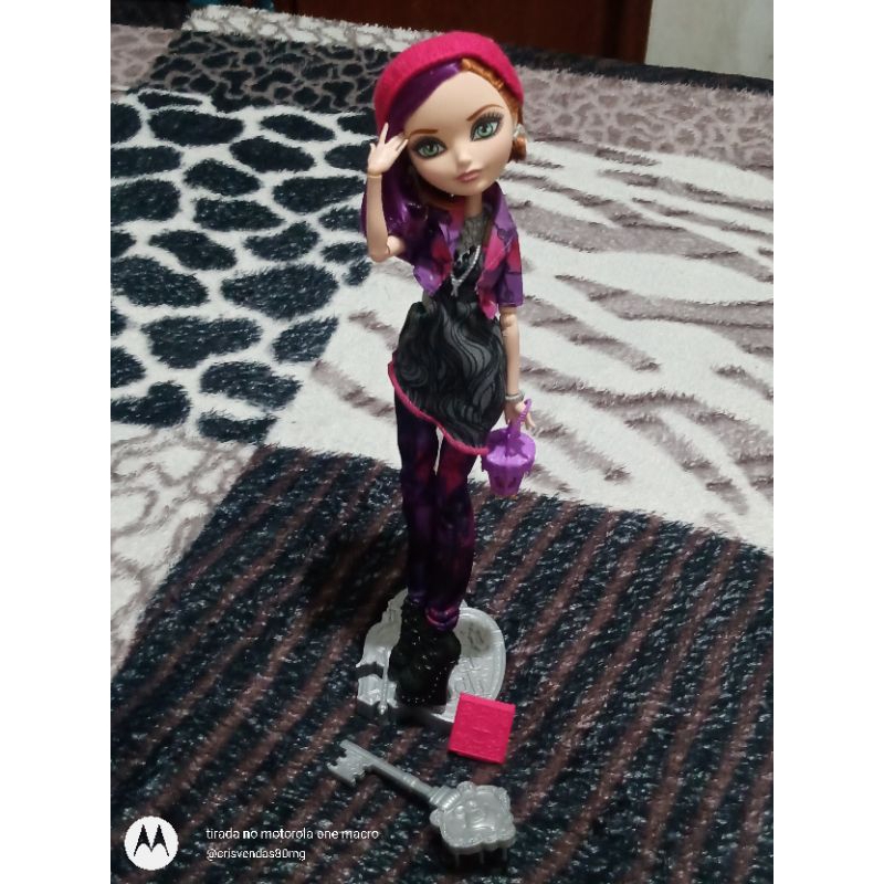 Boneca Ever After High Poppy o' Hair. LER A DESCRIÇÃO