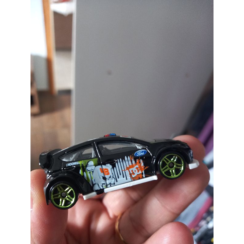 676743_4