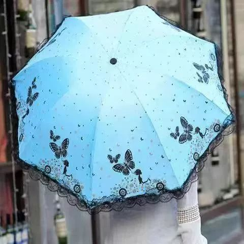 Quadro de objetos: borboleta, guarda-chuva, pera e pato em mdf estampa