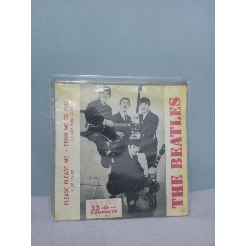 Primeiro compacto original de época dos Beatles