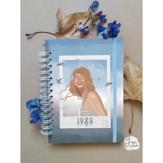 Caderno taylor swift 1989 A5 - Bullet Journal - Bujo- Sketchbook- Scrapbook - Diário - Aquarela e Brilhos - Artesanal - Papelaria