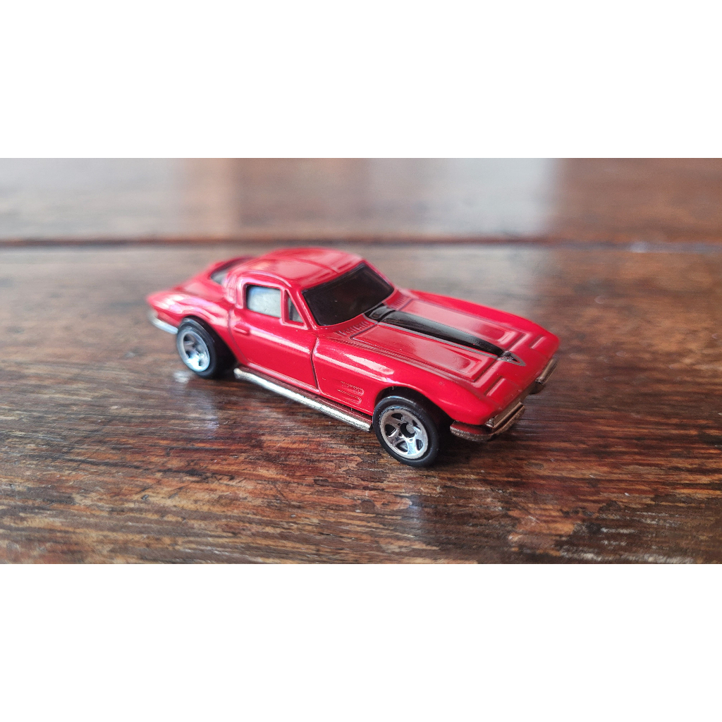 Hot Wheels Premium Retro Entretenimento 2023 DMC55 (De Volta Para O Futuro  Ford Super De Luxe, O Super Mario Bros. Filme Canalizador Van, 007 Você só  Vive Duas Vezes Toyota 2000GT Roadster