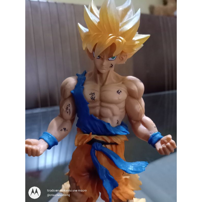 Boneco Colecionável Dragon Ball Goku com base Bandai 2013