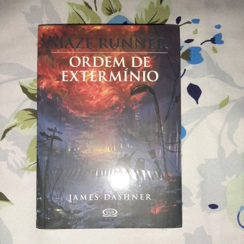Box Maze Runner + Guia Da Clareira (6 Livros) James Dashner