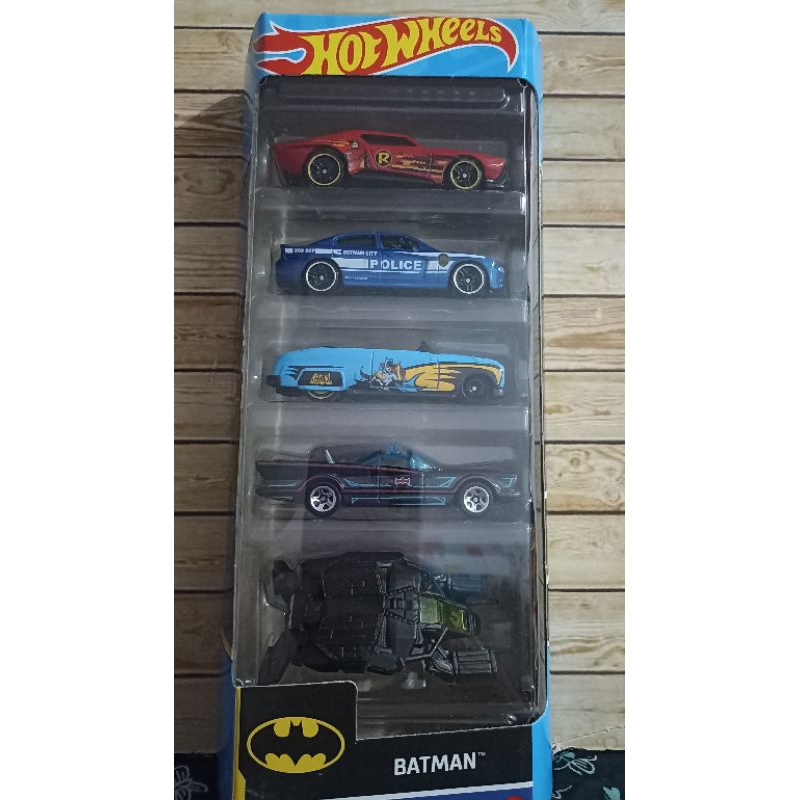 Kit Hot Wheels Com Pista Batman Batcaverna + 5 Carrinhos Mattel - Papellotti