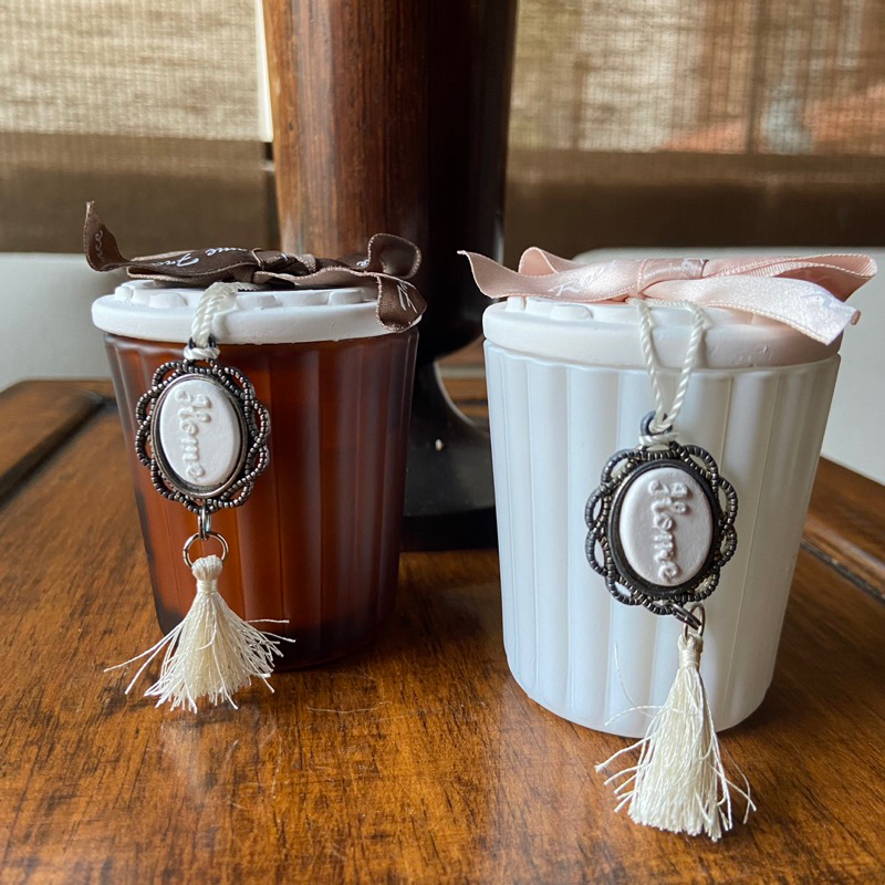 Vela charmosa aromatizada - Copo de cerâmica com tampa.