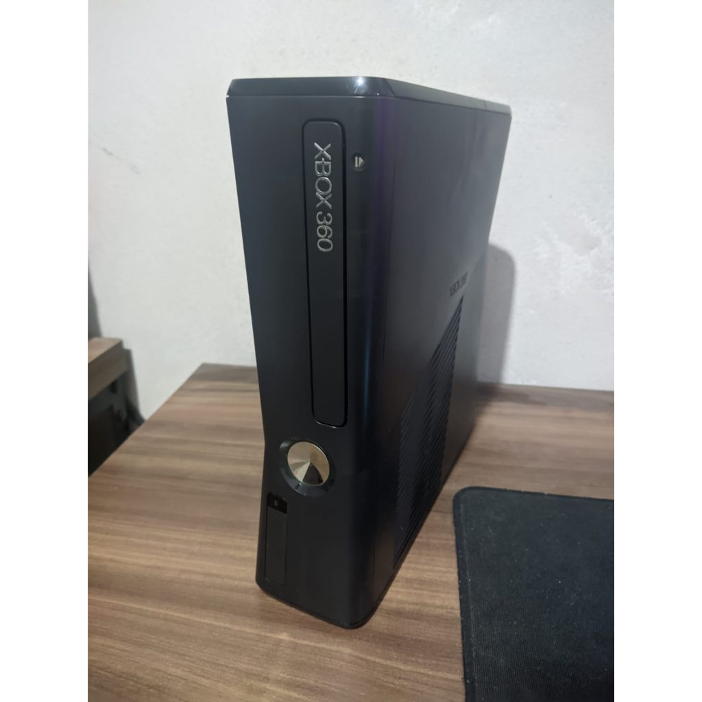 Console Xbox 360 Super Slim 250GB Desbloqueado (SEMINOVO) - Interactive  Gamestore