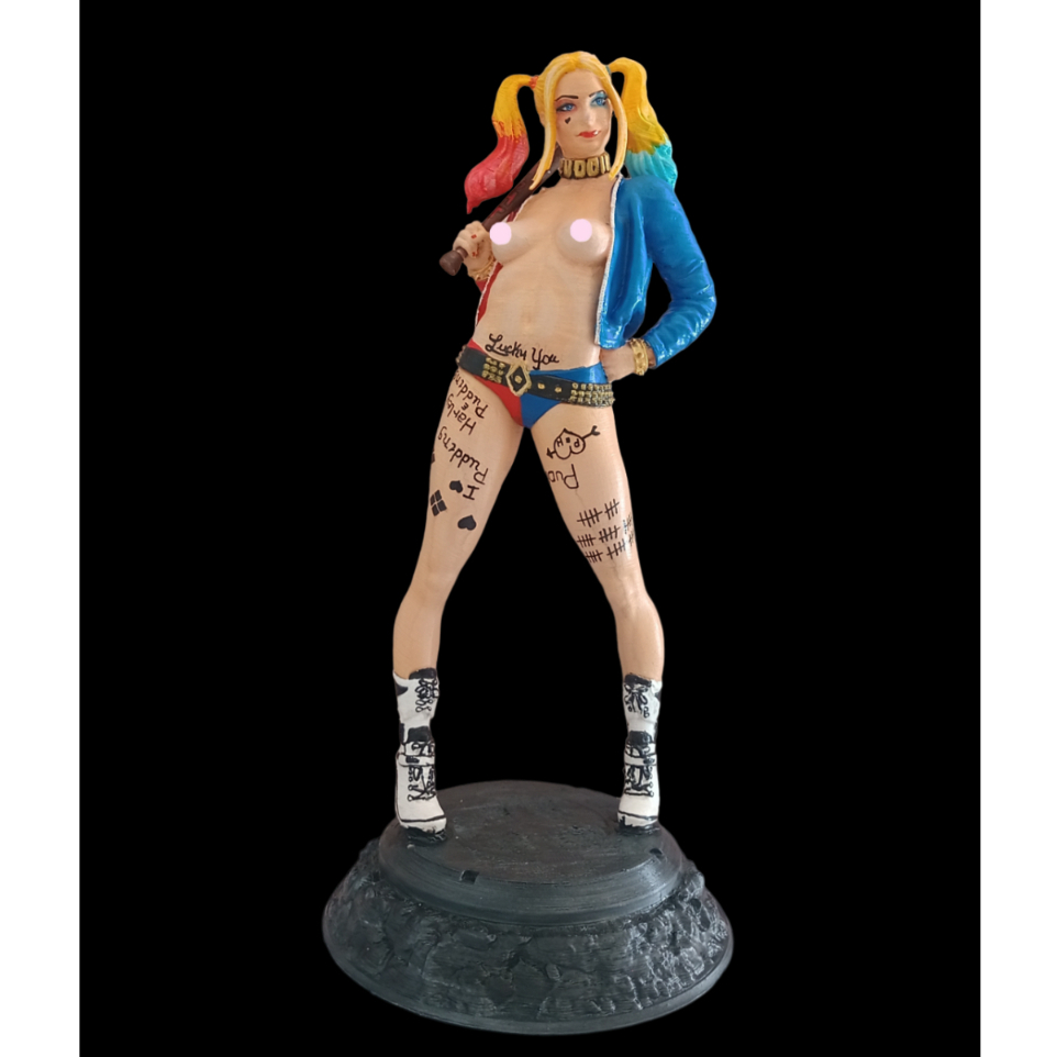 Boneca Arlequina 14cm - Harley Quinn Dc - Colecionável