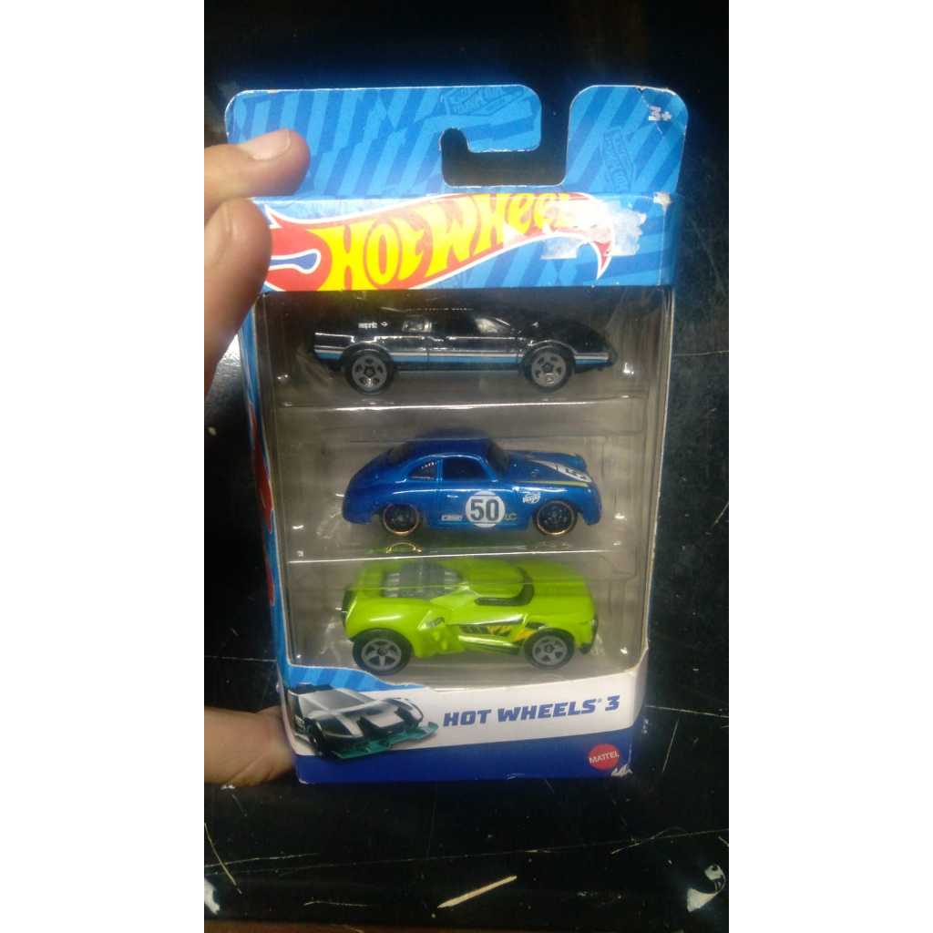 Pacote com 3 Carrinhos Hot Wheels Sortidos - Mattel