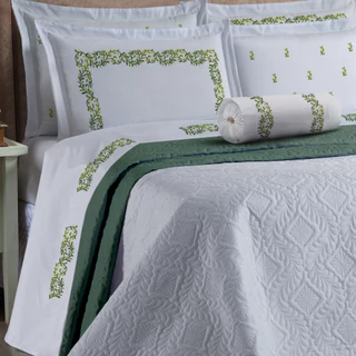 Kit Coordenado Cama Posta Completa Casal, Queen OU King Cobre Leito + Jogo de Lençol Bordado 08 Peças Matelado Matelassê Jogo Cama Roupa de Cama Benim
