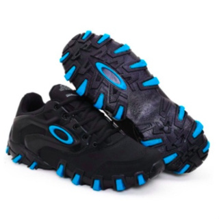 Tenis da oakley hot sale preto e azul