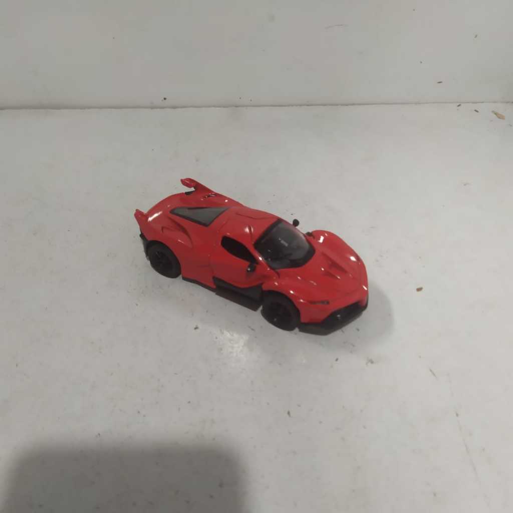 Carrinho de Ferro Miniatura Ferrari