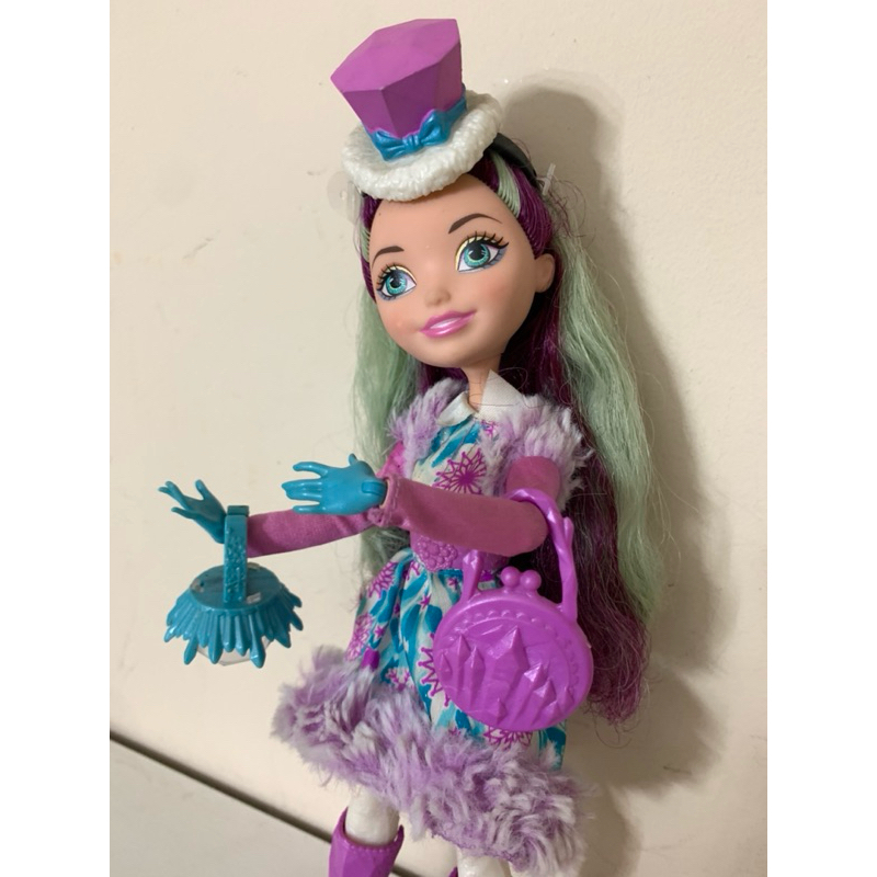 Boneca Ashlynn Ella de Ever After High da Edição Bosque Encantado