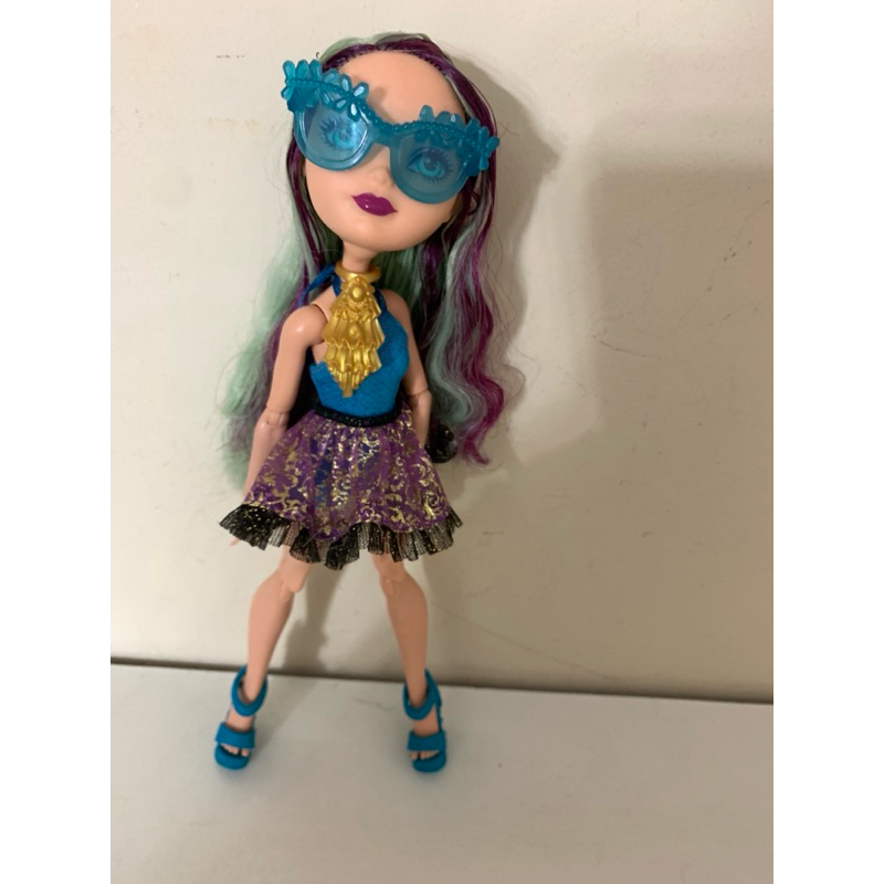 Lote Ever After High: Lizzie Hearts + Justine Dancer