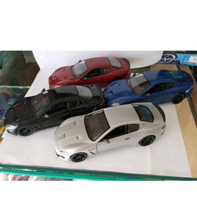 Maserati Granturismo Stradale 1/38 Kinsmart Metal Fricção