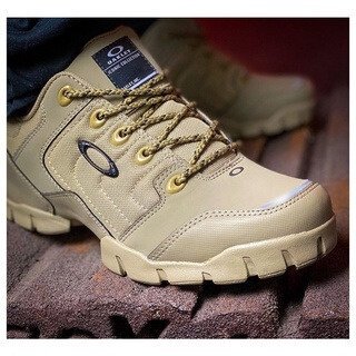 Bota discount oakley bege