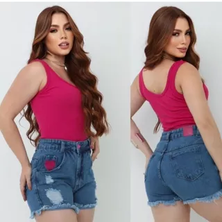 Short Jeans Feminino Destroyed Detalhe de Coração