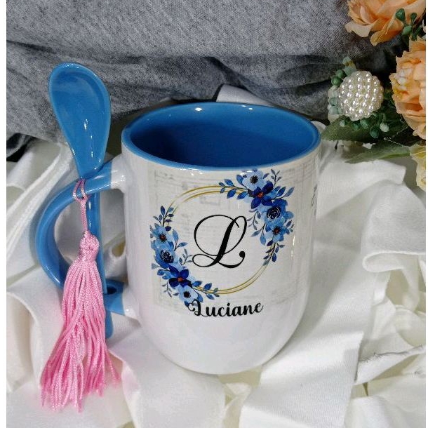 Caneca de colher azul, floral com frases e nomes, presente personalizado