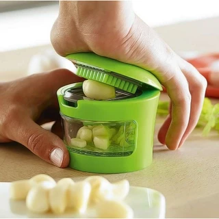 Mini Fatiador de Alho Inox Triturador Cortador em Cubos Espremedor Picador Amassador Manual c/ Tampa Compartimento e Lâminas