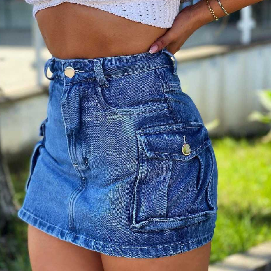 Shorts Saia Jeans Cargo Feminina Com Bolso Lateral Cintura Alta