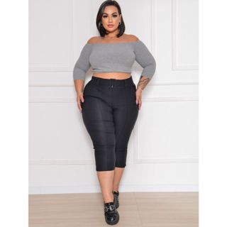 CALÇA CAPRI PLUS SIZE ESTILO ALFAIATARIA EM BENGALINE VERÃO