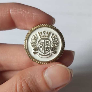 Botão Brasão Metal c/ Pezinho Branco com Dourado 22MM - 5 Unidades
