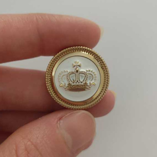 Botão Coroa Metal c/ Pezinho Branco com Dourado 22MM - 5 Unidades