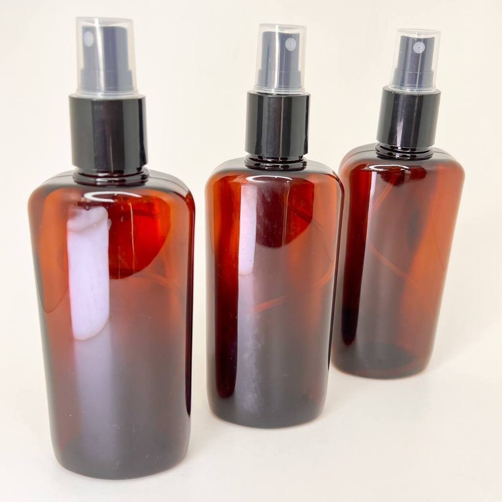 10 und Frasco âmbar oval com válvula spray preta 250ml r.24/415