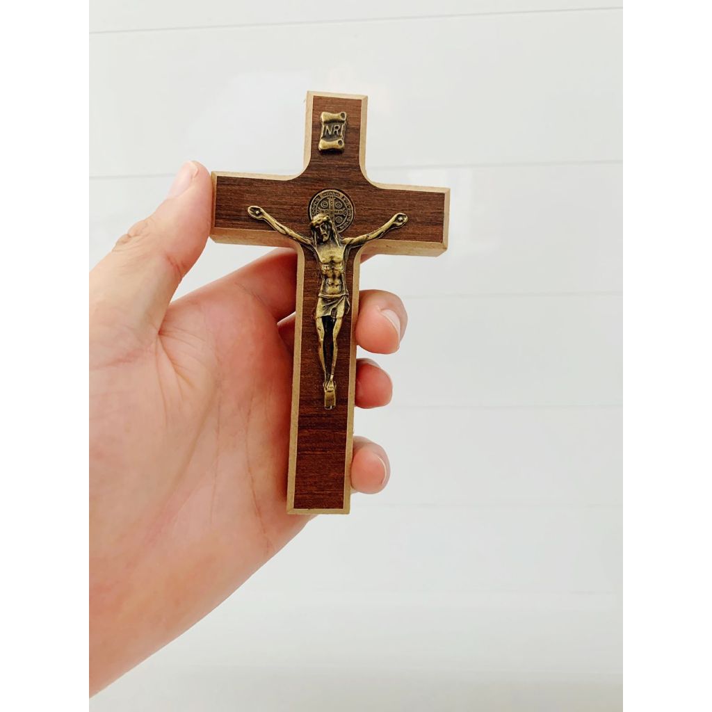 Crucifixo Madeira MDF Mini Cruz São Bento Pequeno e encantador | Shopee ...