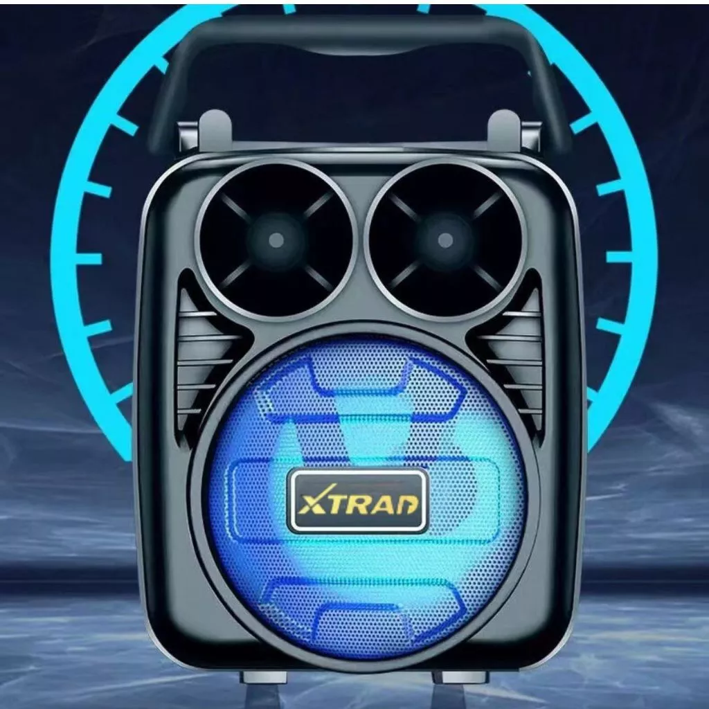 Caixa de som em uso na cozinha