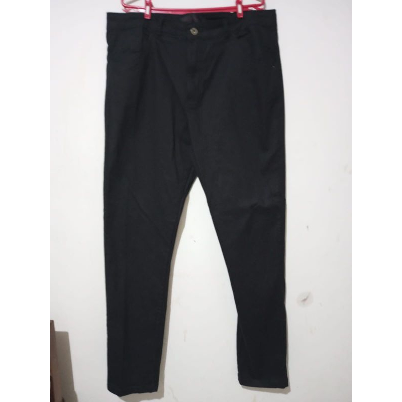 Calça jeans plus size masculina slim.