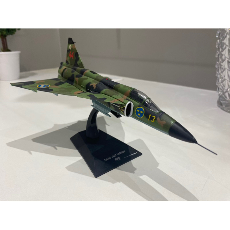 Maquette ESCI 1/48 – SAAB AJ-37 Viggen – Avion Militaire – Ref 4018