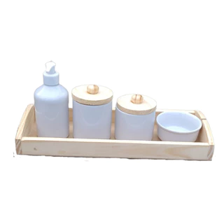 Kit Higiene Bebê Porcelana branca com tampa madeira 4 PEÇAS e Bandeja